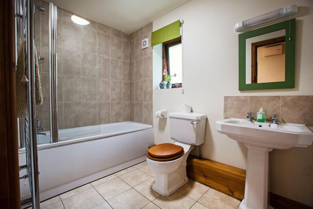 Cabalva Mill Cottage - Very Private And With Views Over The River Wye Clifford Luaran gambar