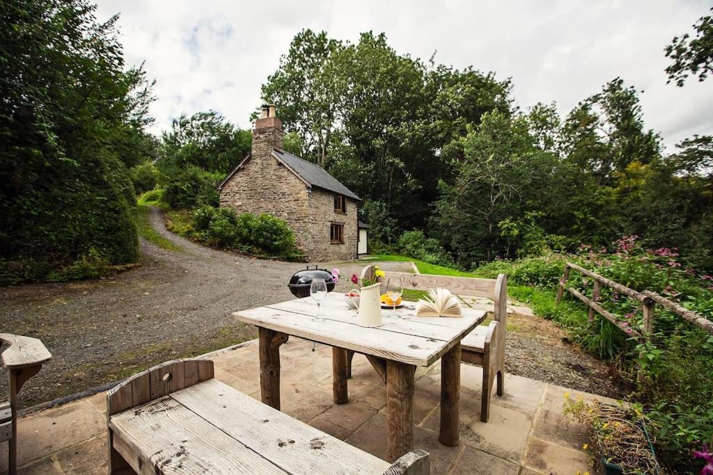 Cabalva Mill Cottage - Very Private And With Views Over The River Wye Clifford Luaran gambar